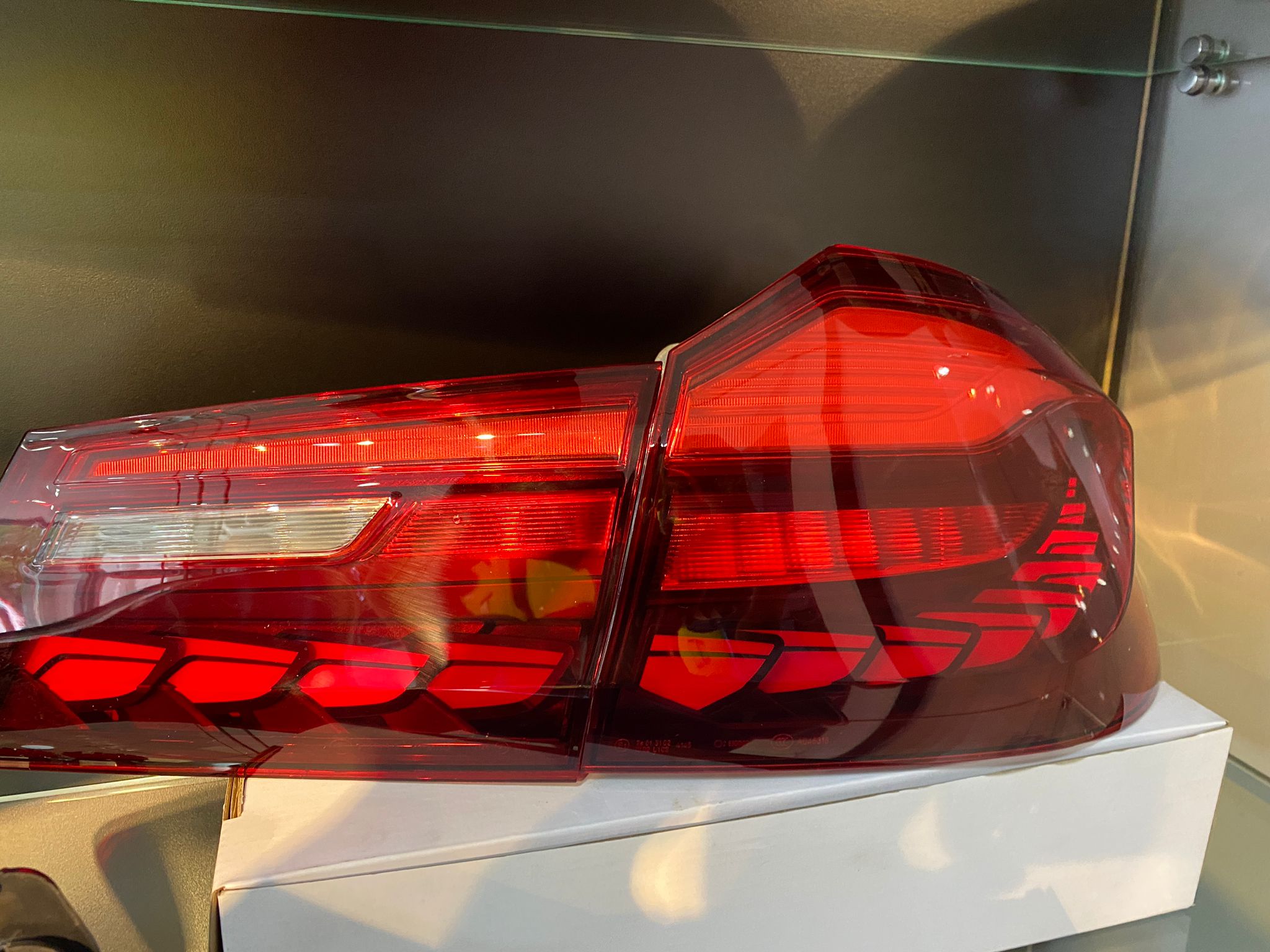 BMW G30 GTS OLED STOP LAMBASI- KIRMIZI